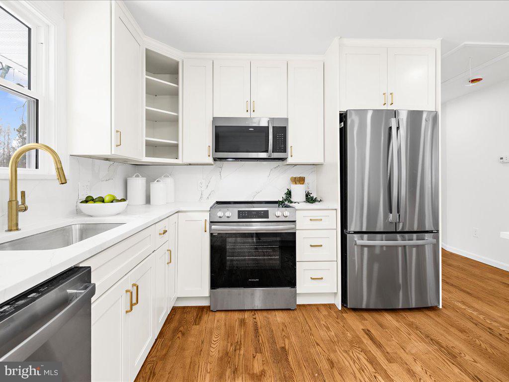 1152 Latrobe Dr