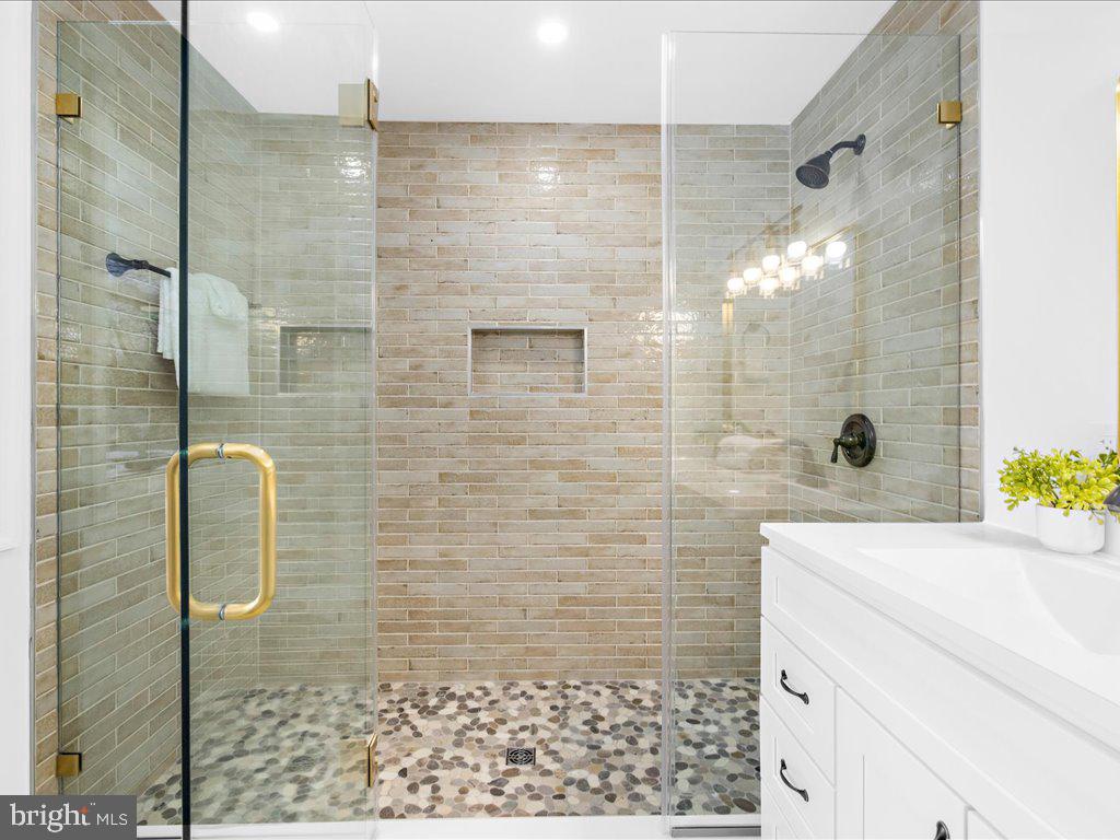 1152 Latrobe Dr