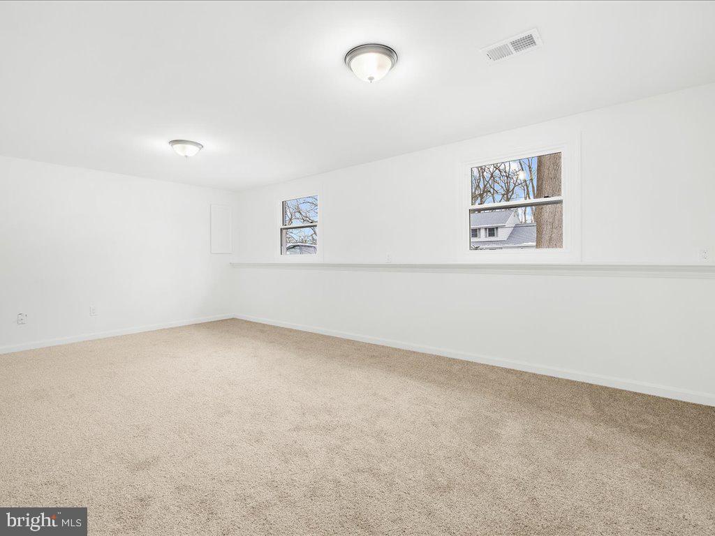 1152 Latrobe Dr