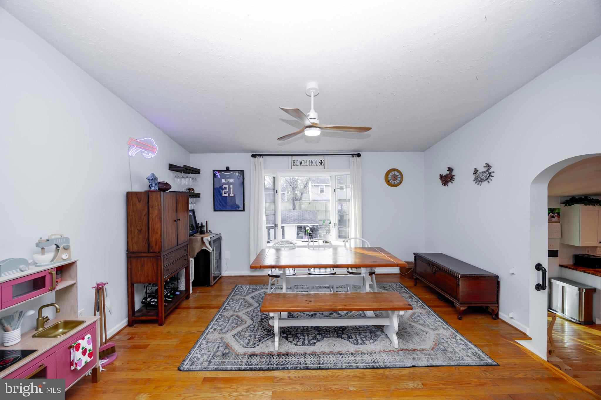 1156 Neptune Pl