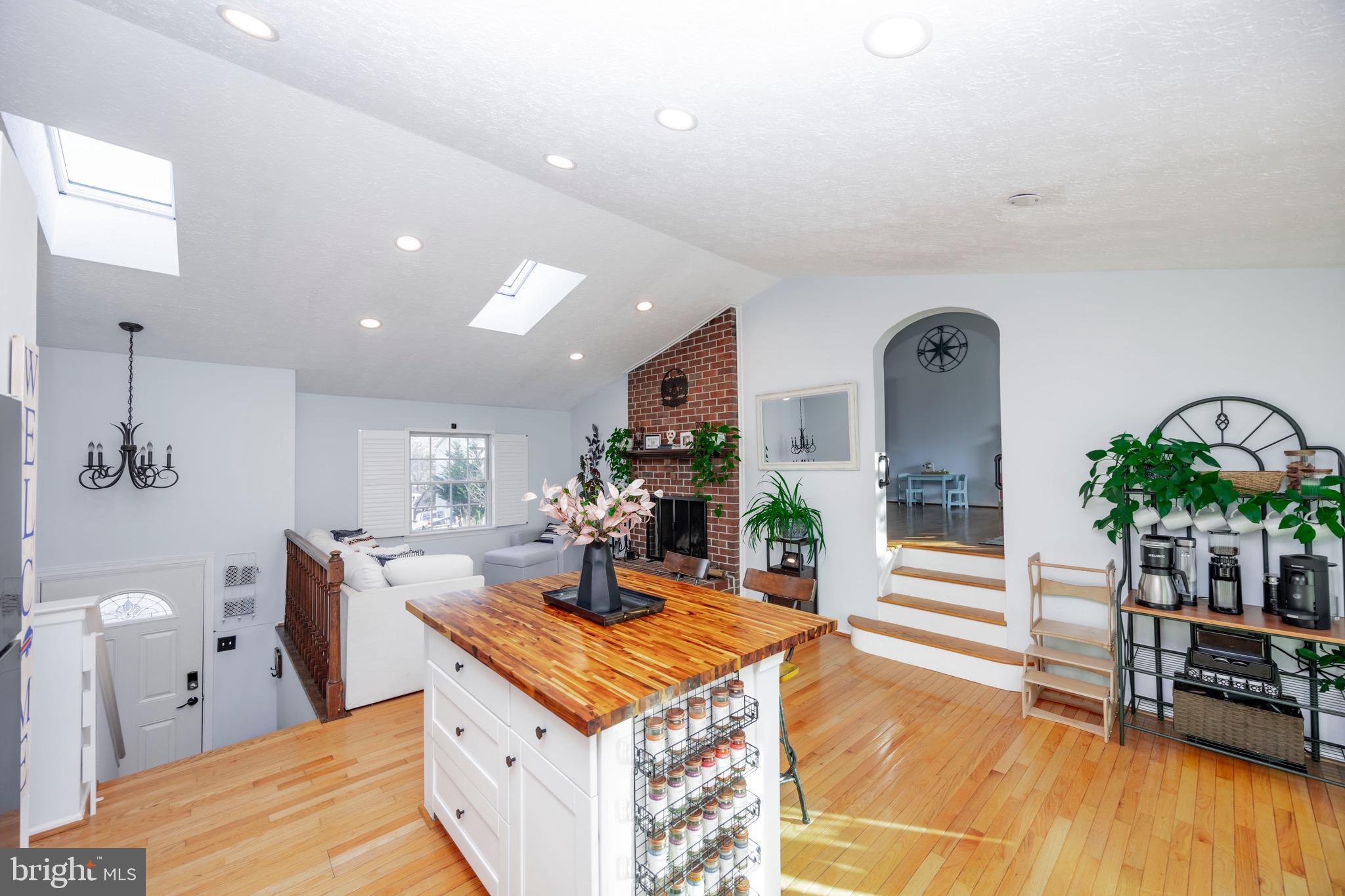 1156 Neptune Pl