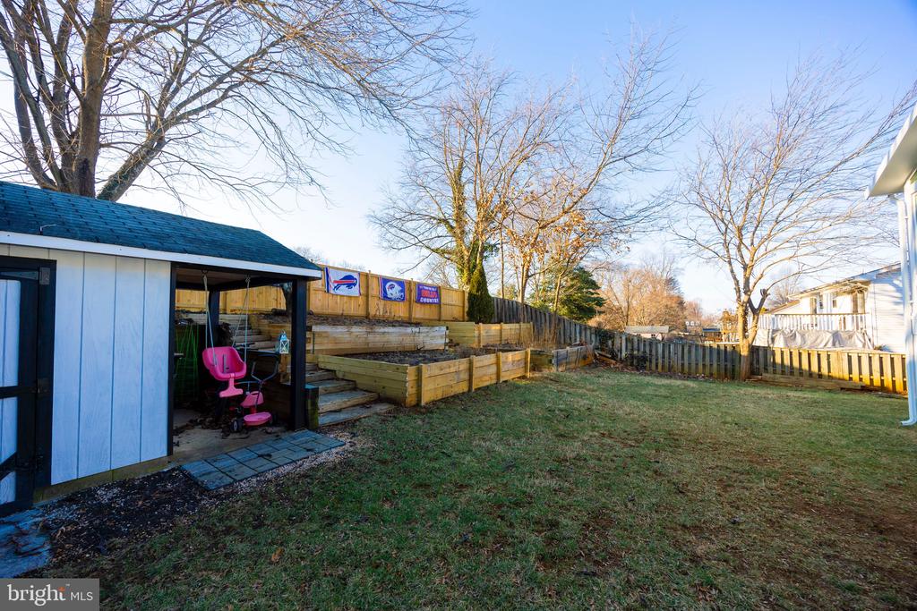 1156 Neptune Pl