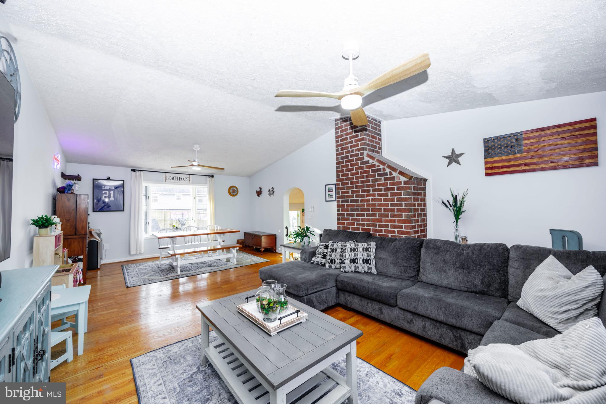 1156 Neptune Pl