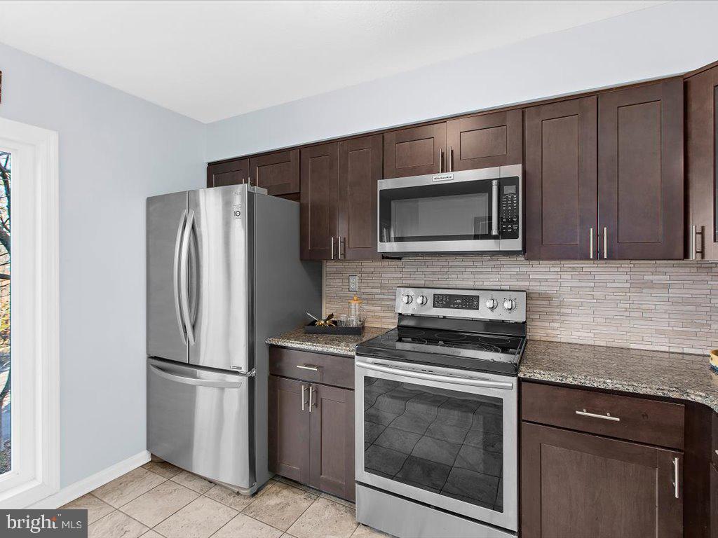 1 Klakring Ct