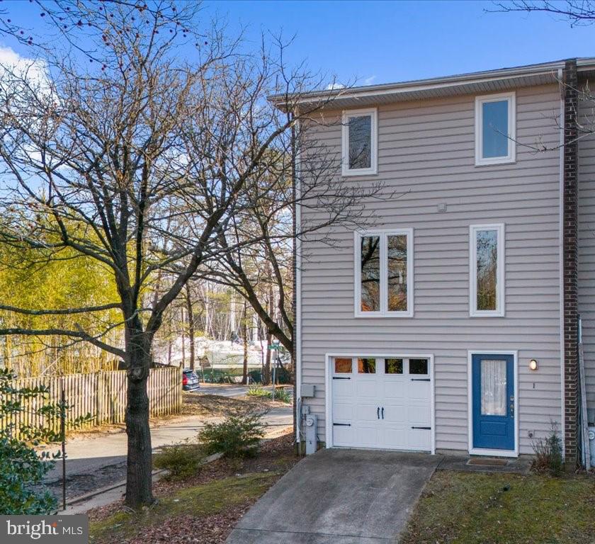 1 Klakring Ct