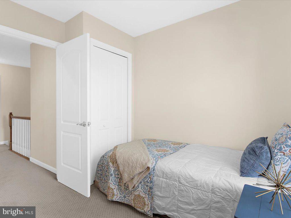 1 Klakring Ct