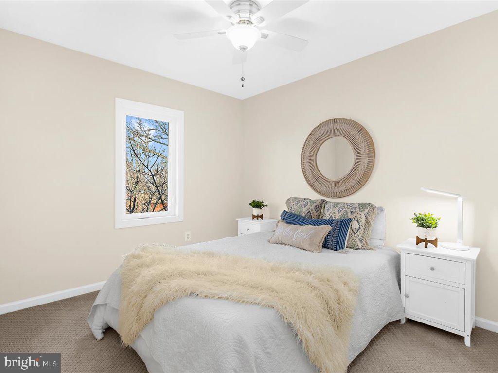 1 Klakring Ct
