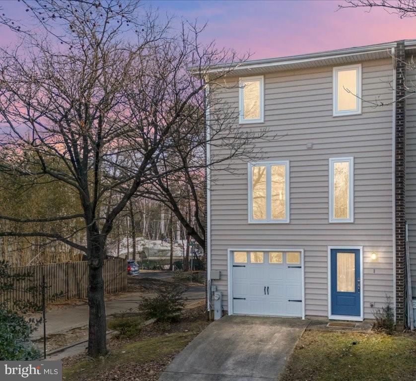 1 Klakring Ct