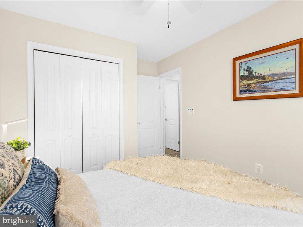 1 Klakring Ct