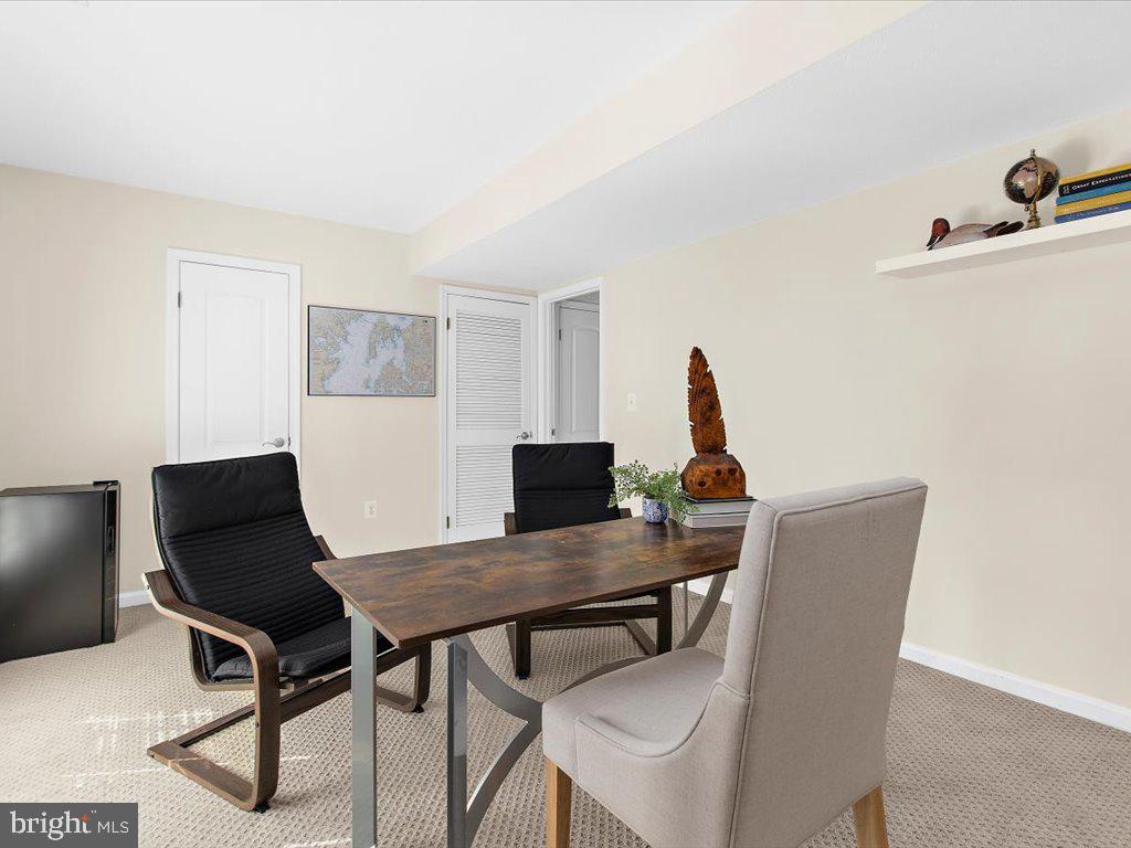 1 Klakring Ct