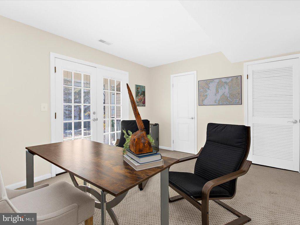1 Klakring Ct