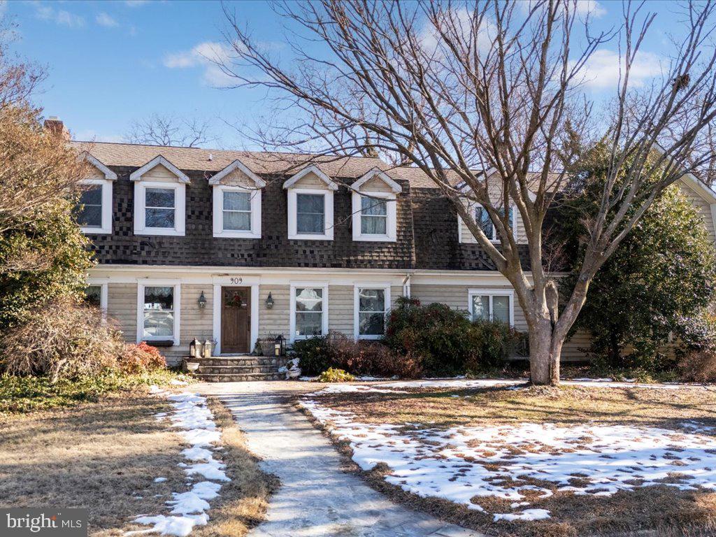 909 Mallard Cir