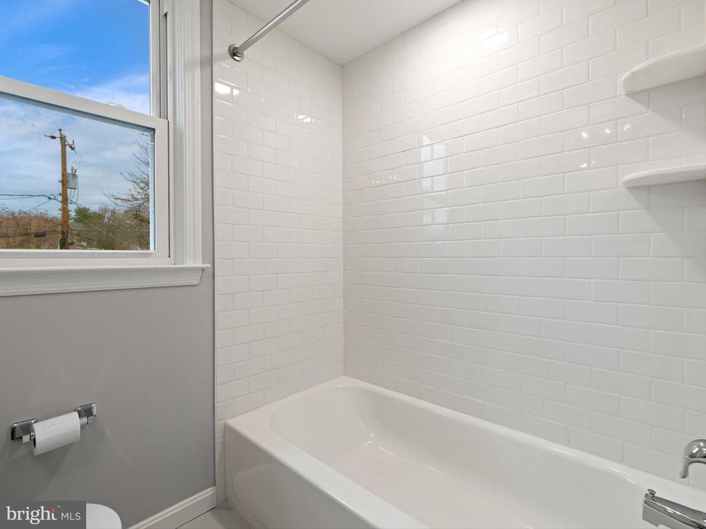 108 Elm Ave