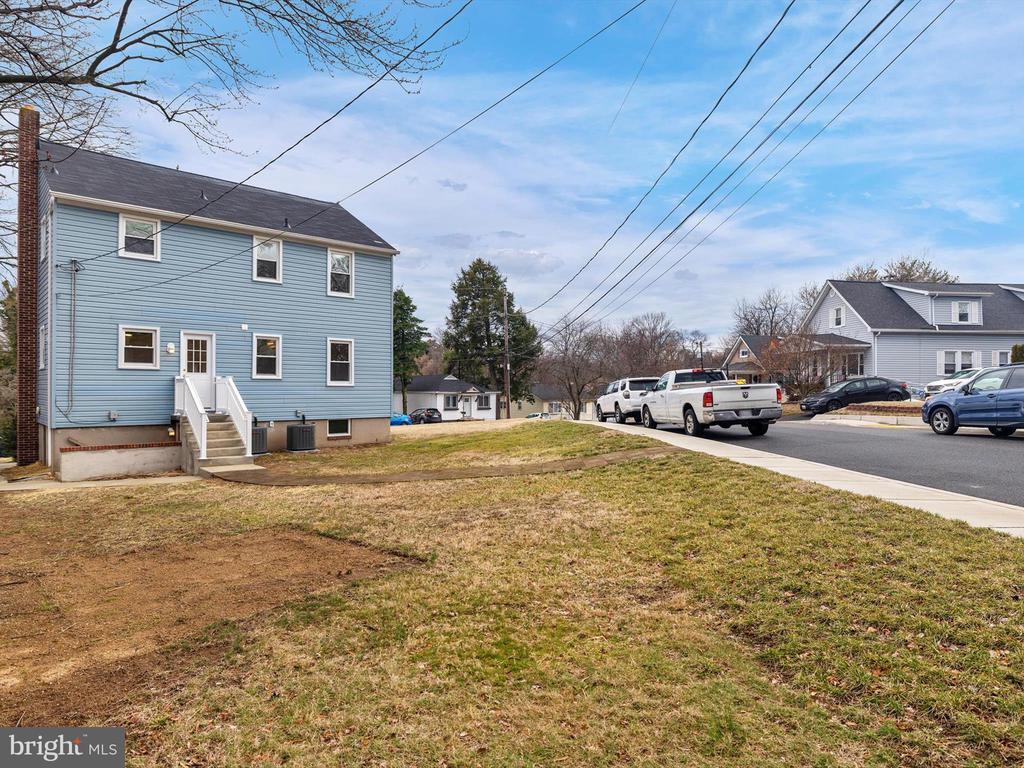 108 Elm Ave