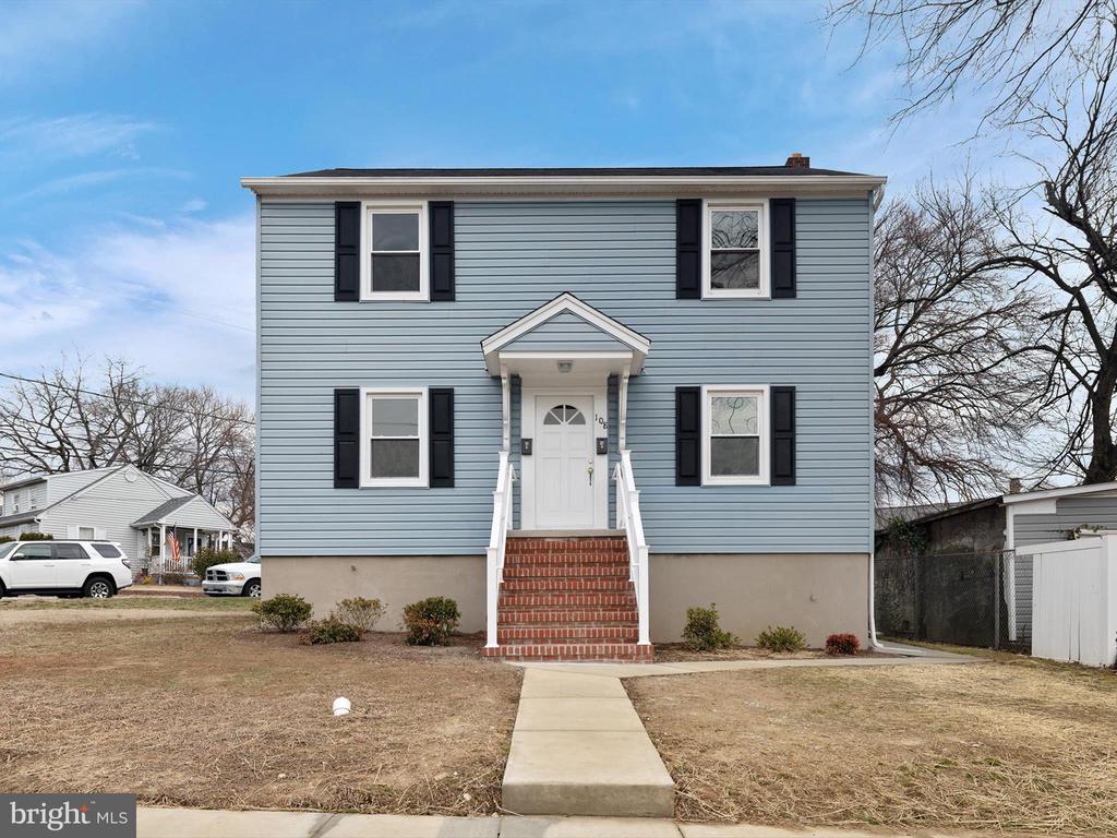 108 Elm Ave