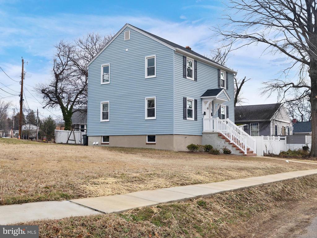 108 Elm Ave