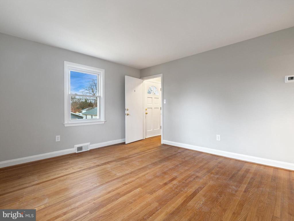 108 Elm Ave