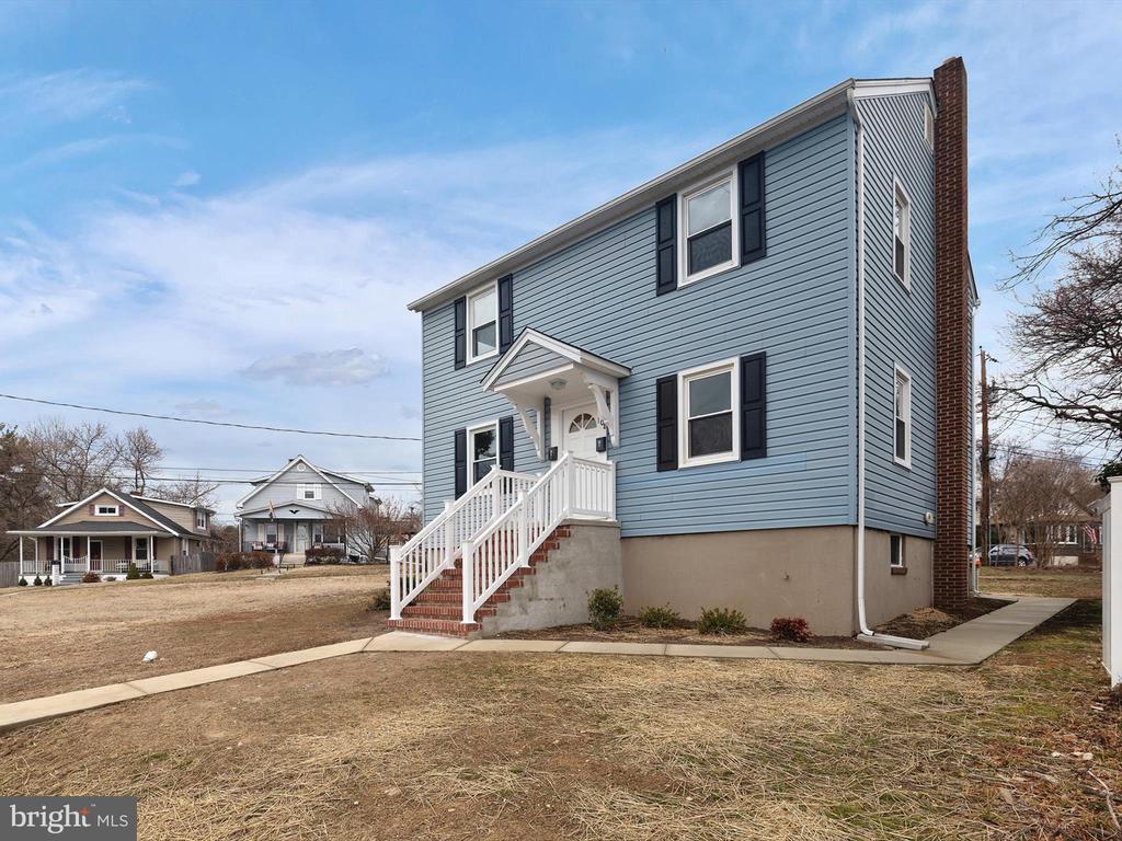 108 Elm Ave