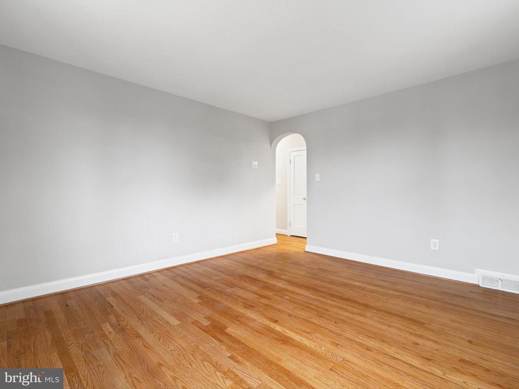 108 Elm Ave