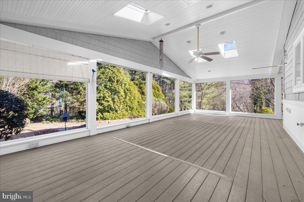 854 Kings Retreat Dr