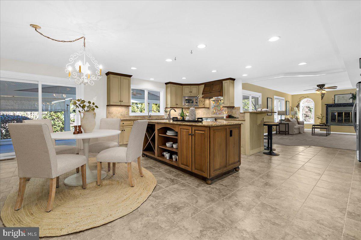 854 Kings Retreat Dr