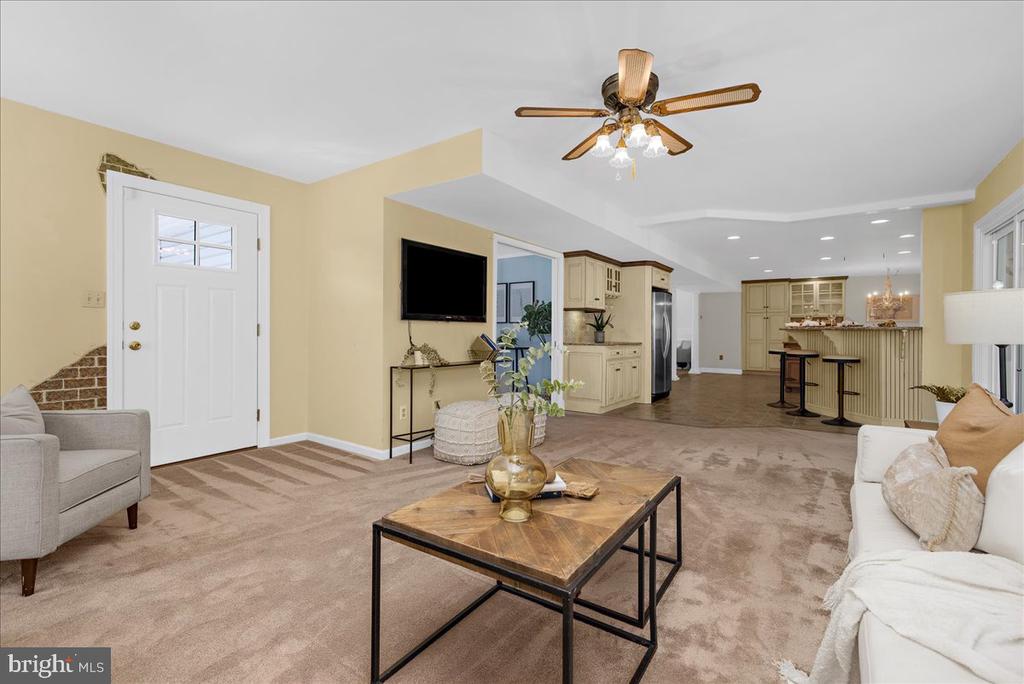 854 Kings Retreat Dr