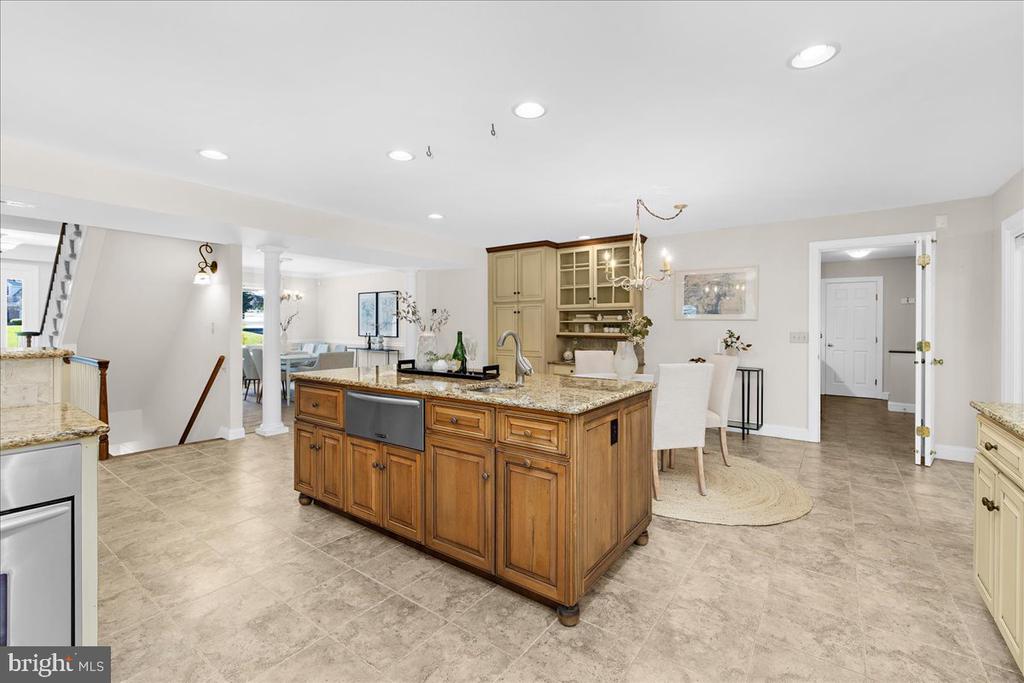 854 Kings Retreat Dr