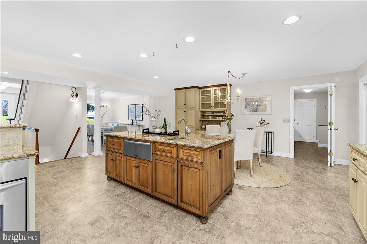 854 Kings Retreat Dr