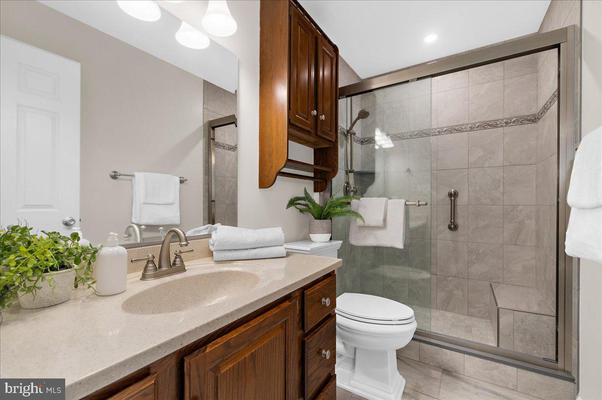 854 Kings Retreat Dr