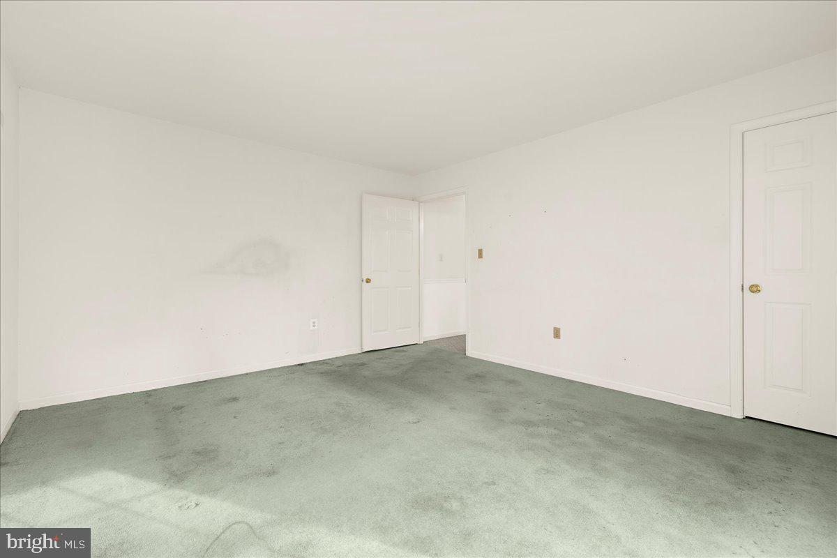 5789 Greenock Rd