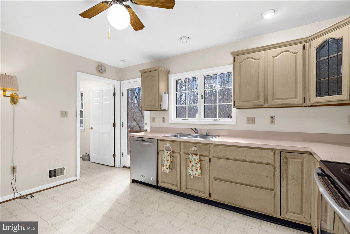 5789 Greenock Rd