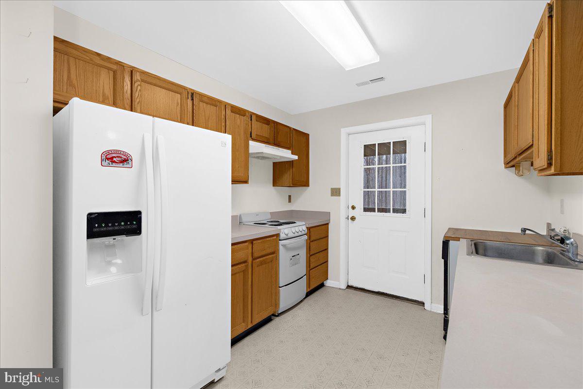 5789 Greenock Rd