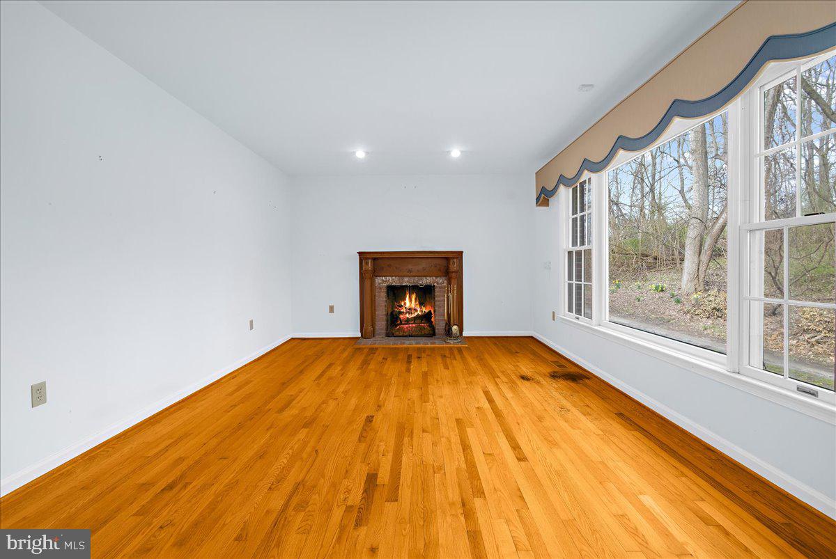 5789 Greenock Rd