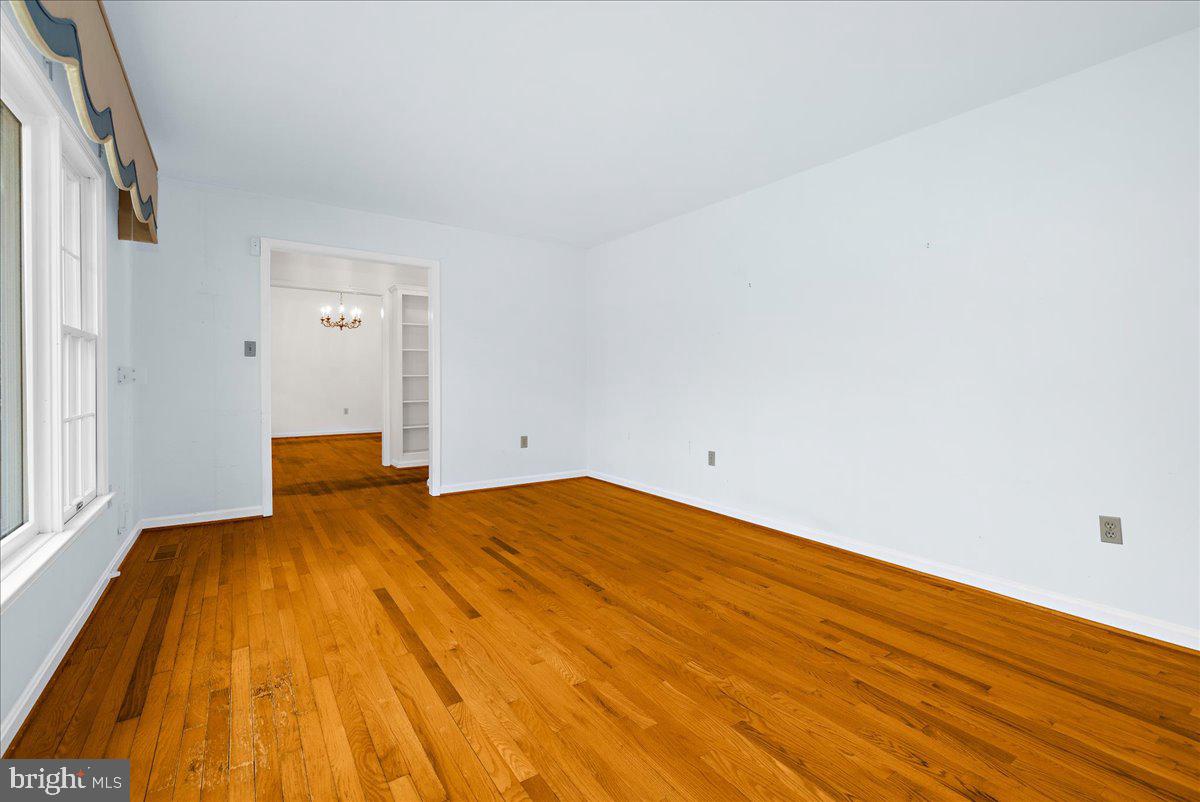 5789 Greenock Rd