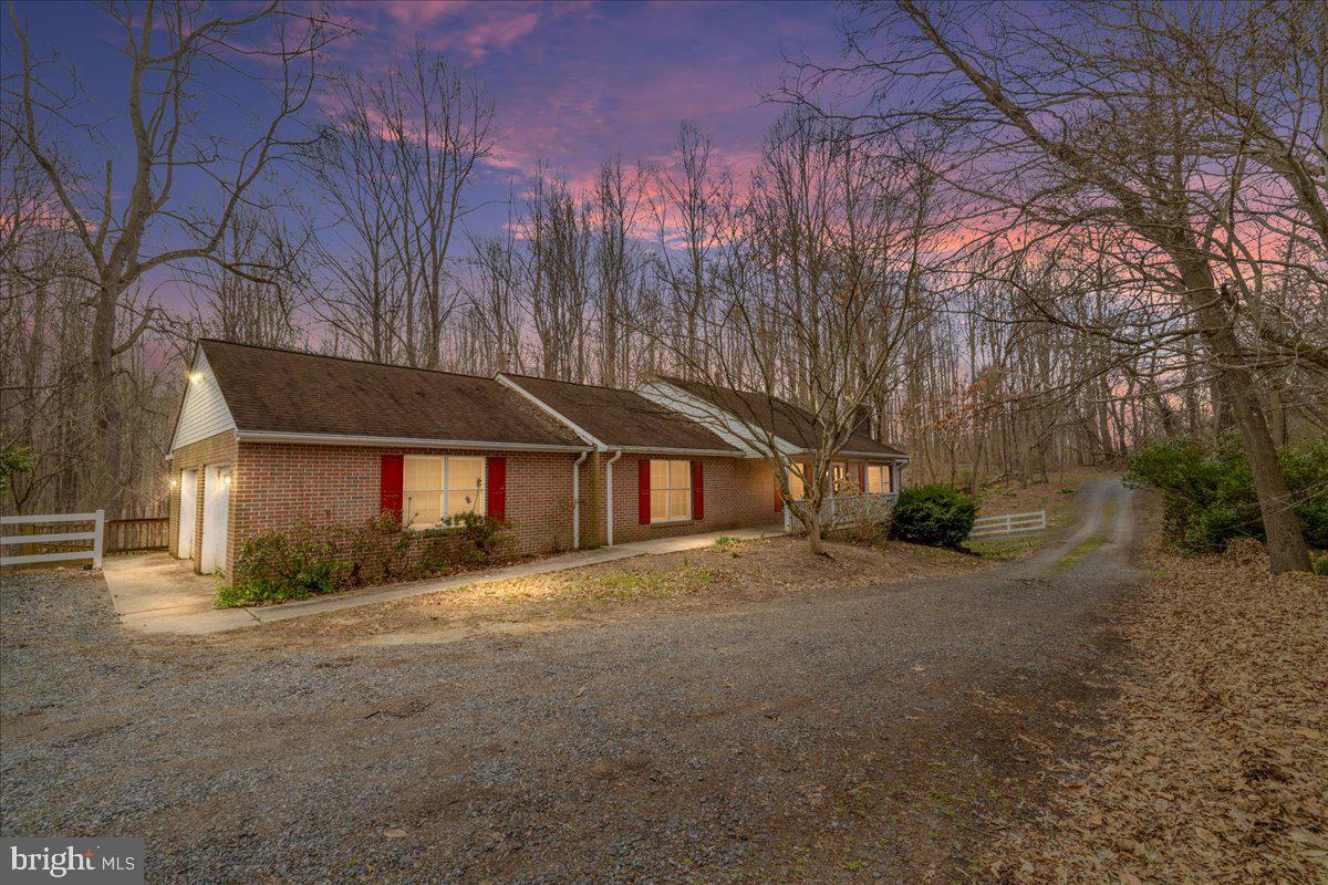 5789 Greenock Rd