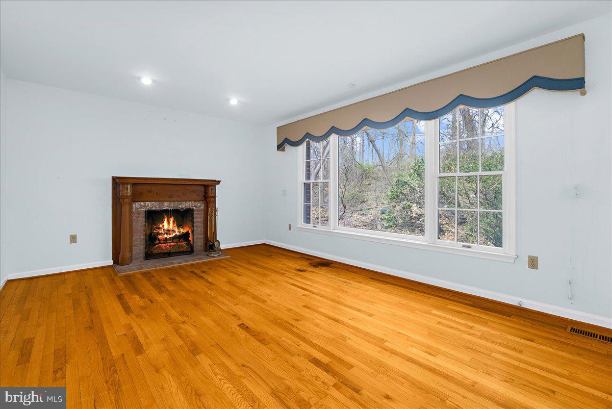 5789 Greenock Rd