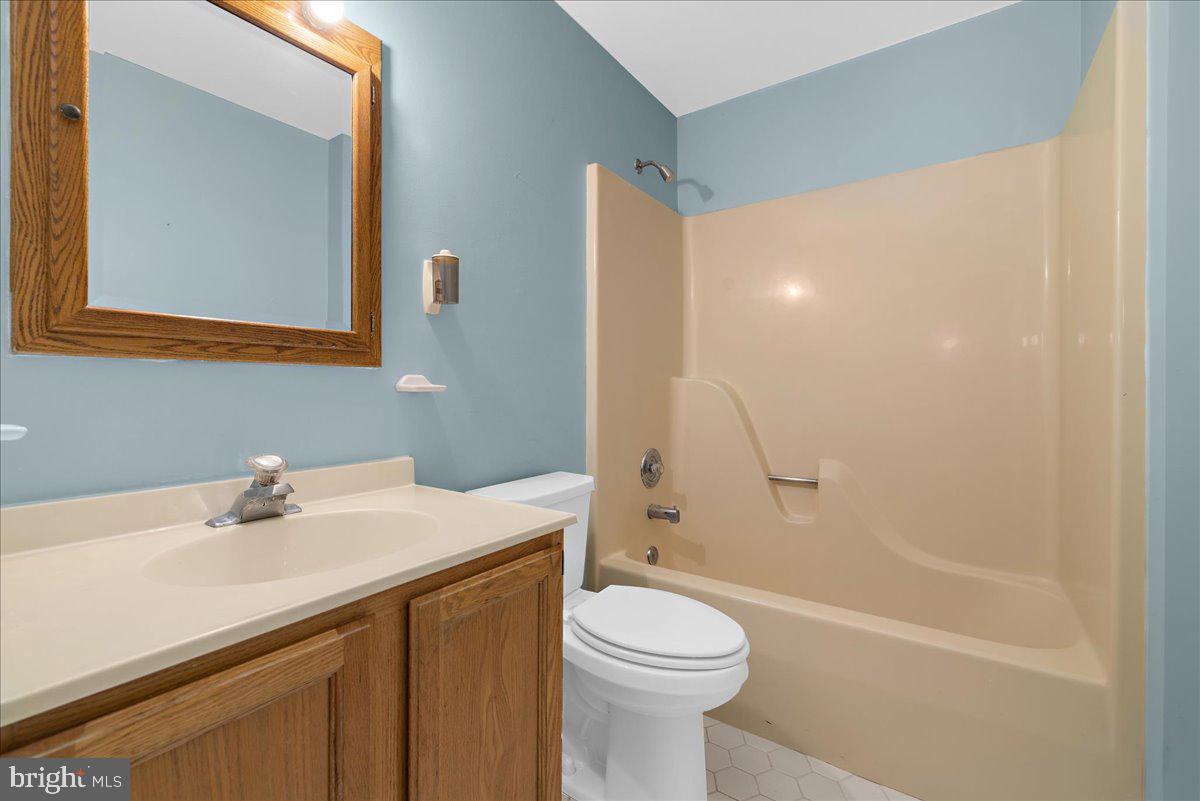 5789 Greenock Rd