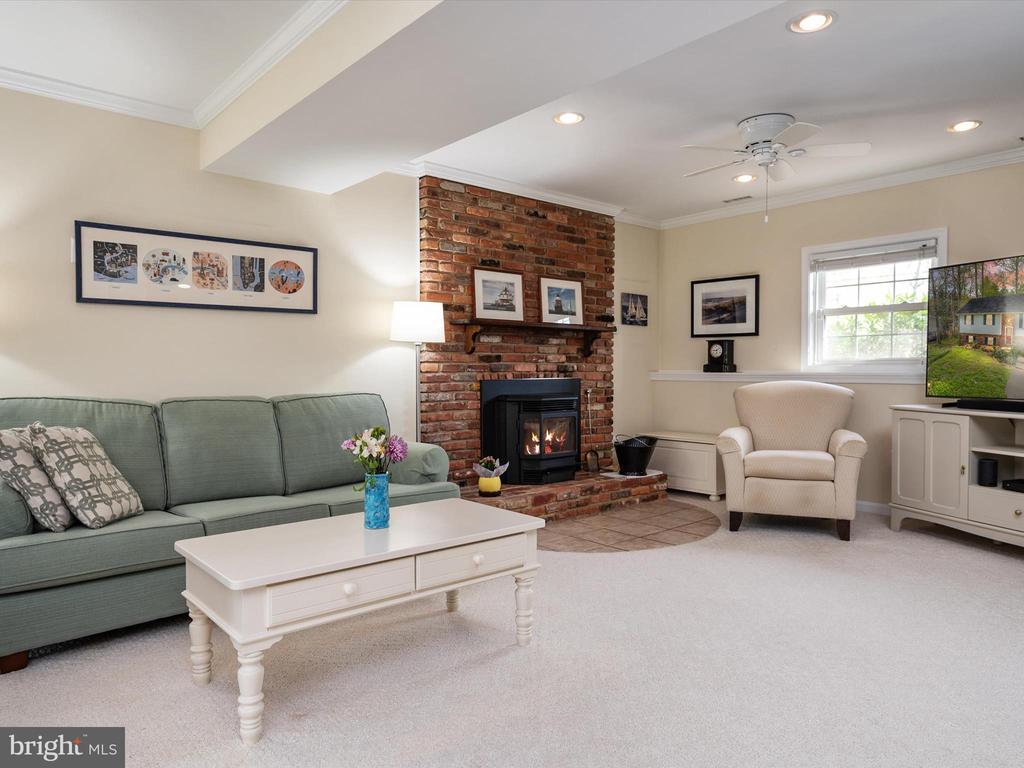 1013 Old Bay Ridge Rd