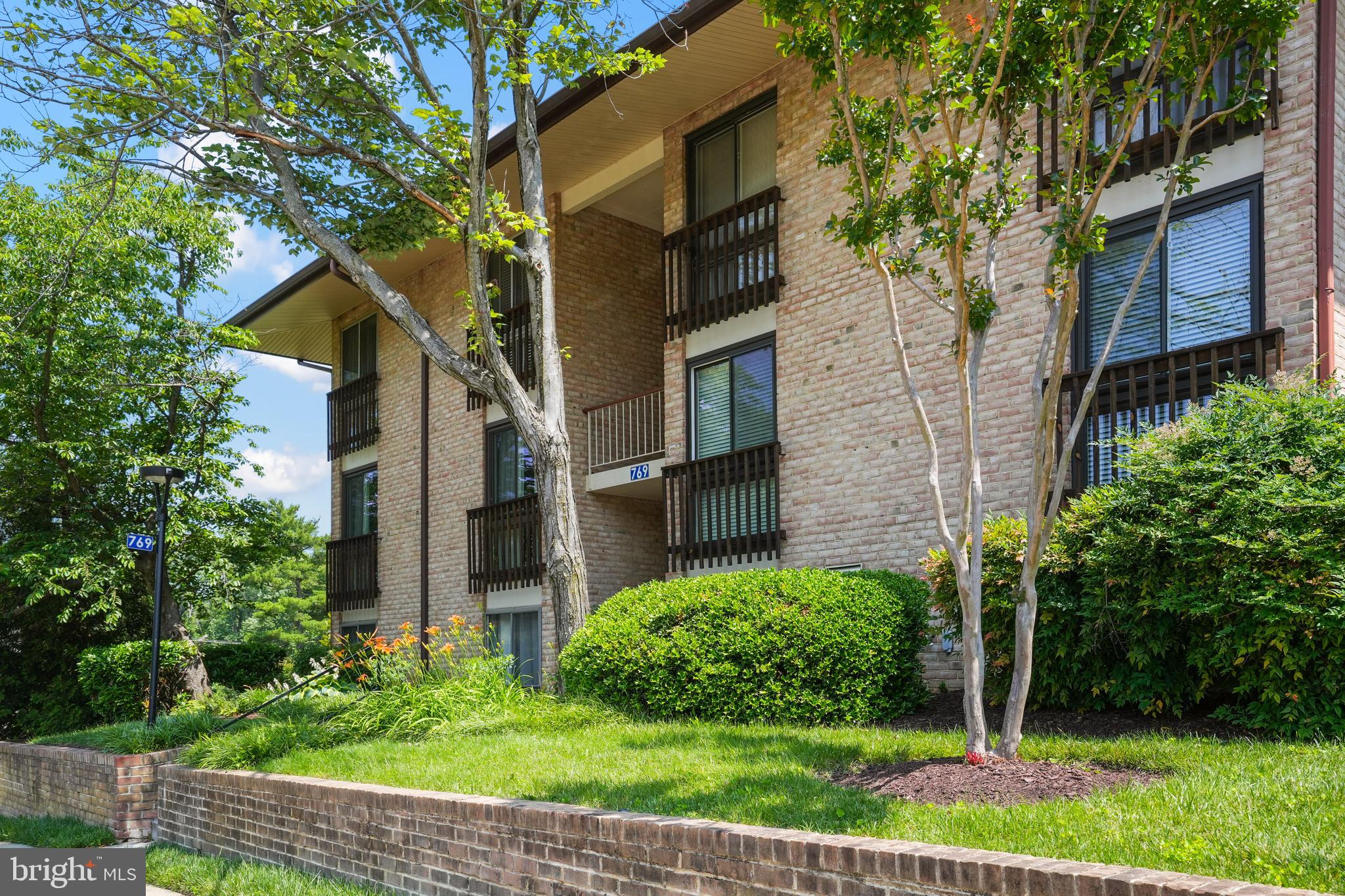 769 FAIRVIEW AVENUE E 769 E