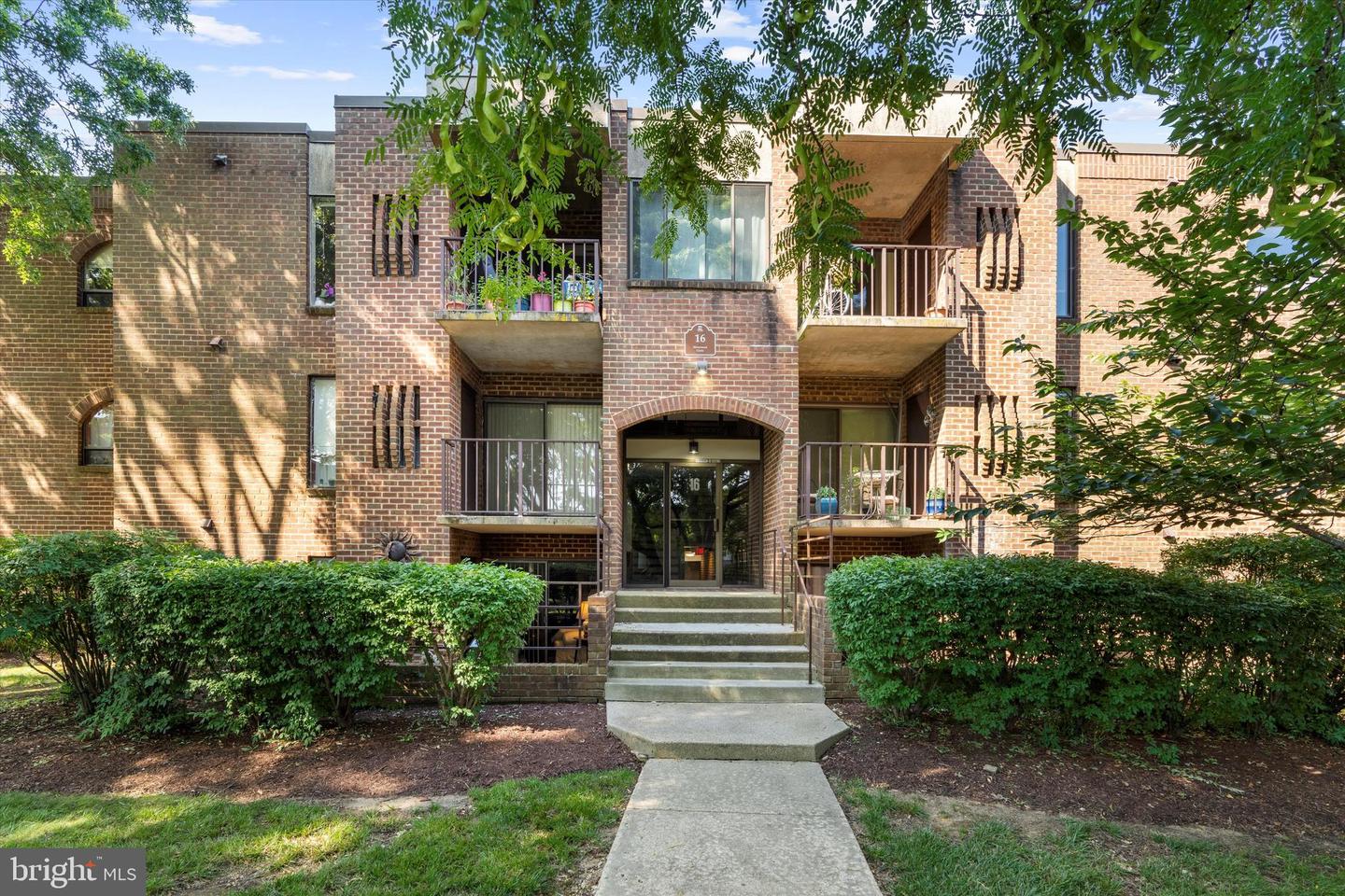 16 Silverwood Cir #2