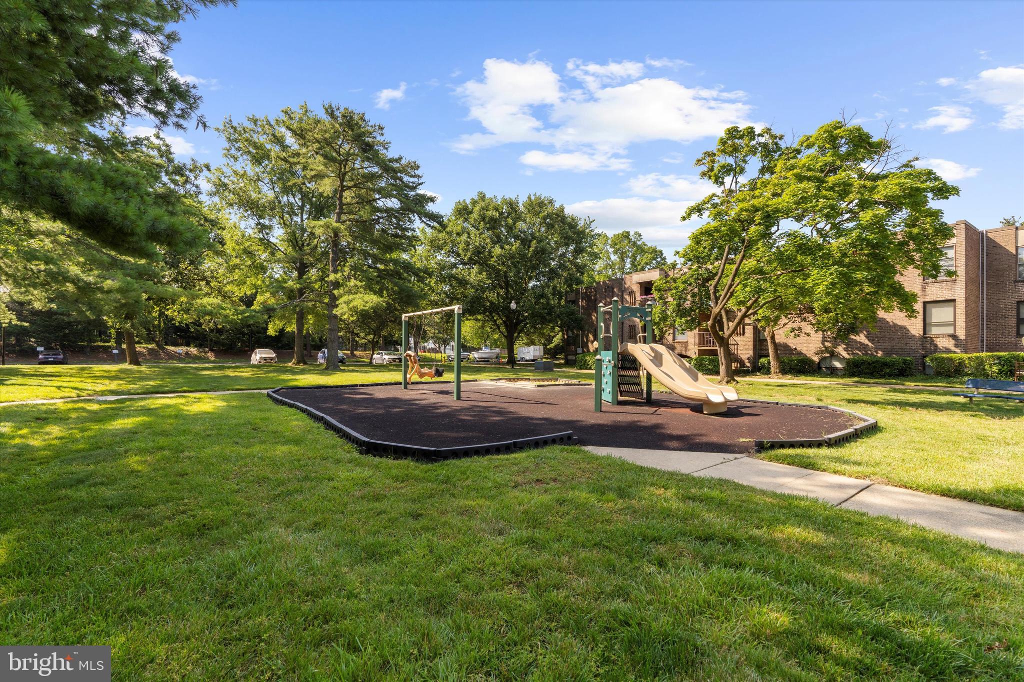 16 Silverwood Cir #2