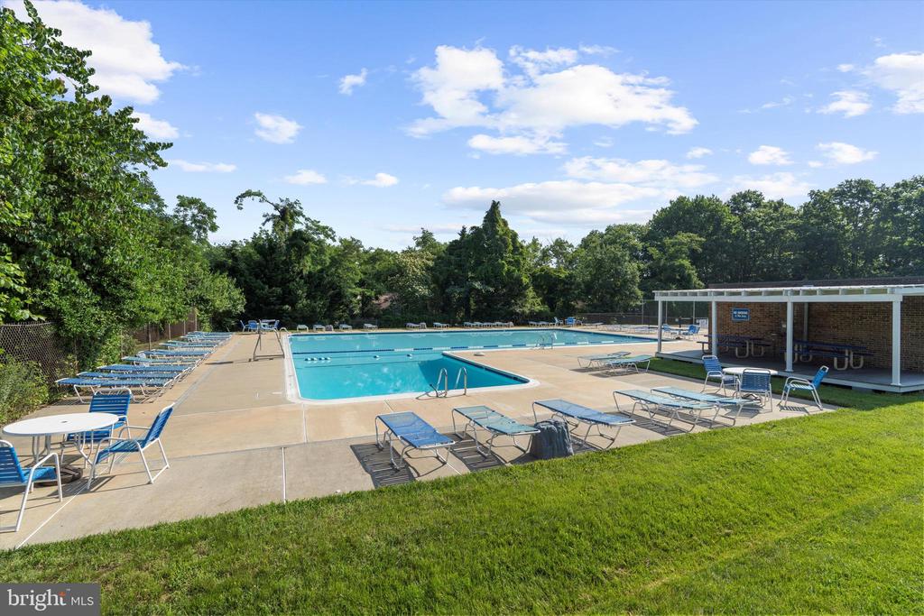 16 Silverwood Cir #2