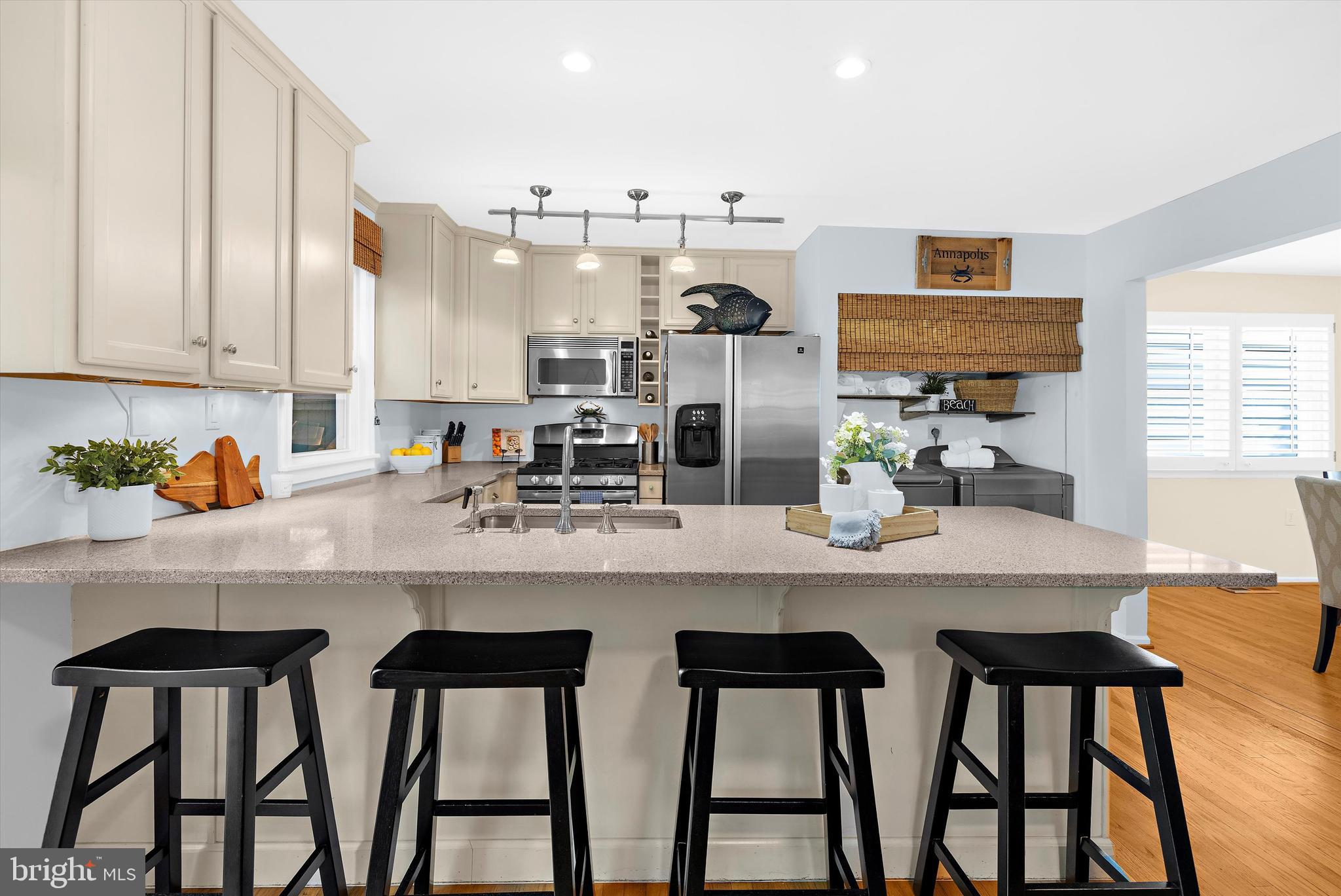 3510 Narragansett Ave