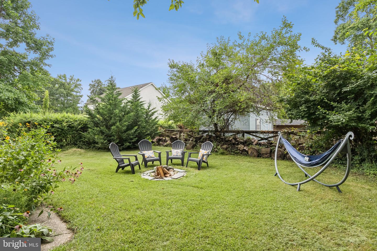 1359 Linden Ave