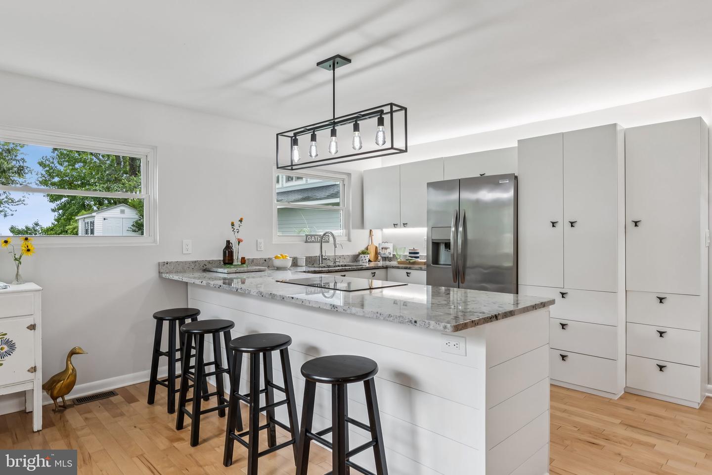1359 Linden Ave