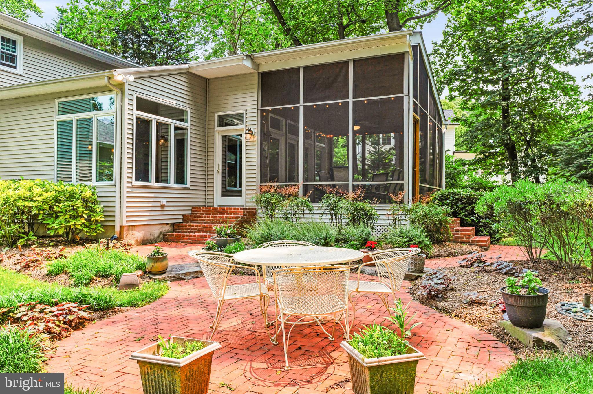 1012 PLACID COURT