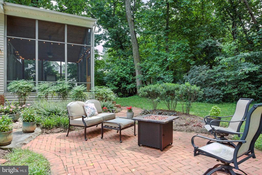 1012 PLACID COURT