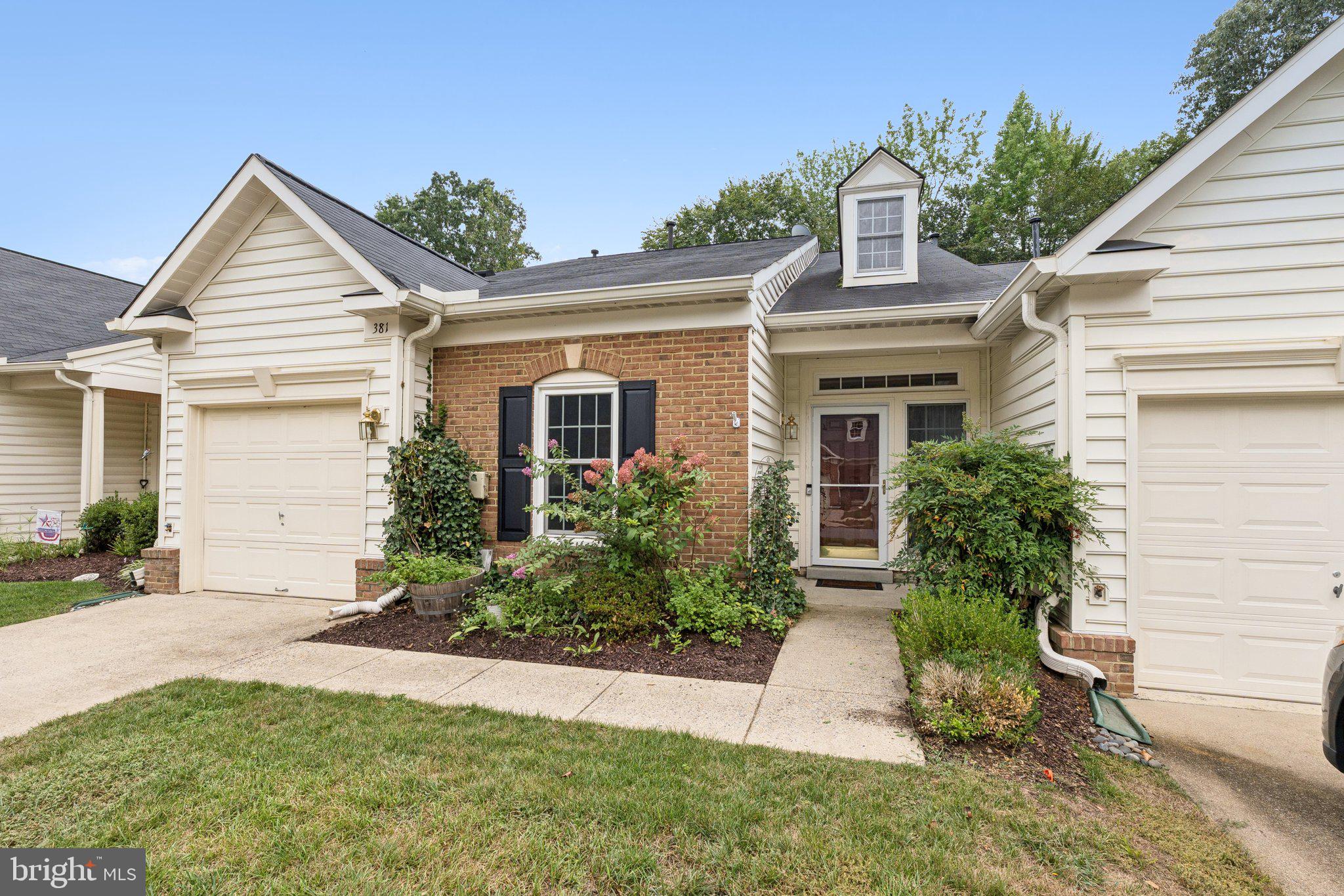 381 COLONY POINT PLACE