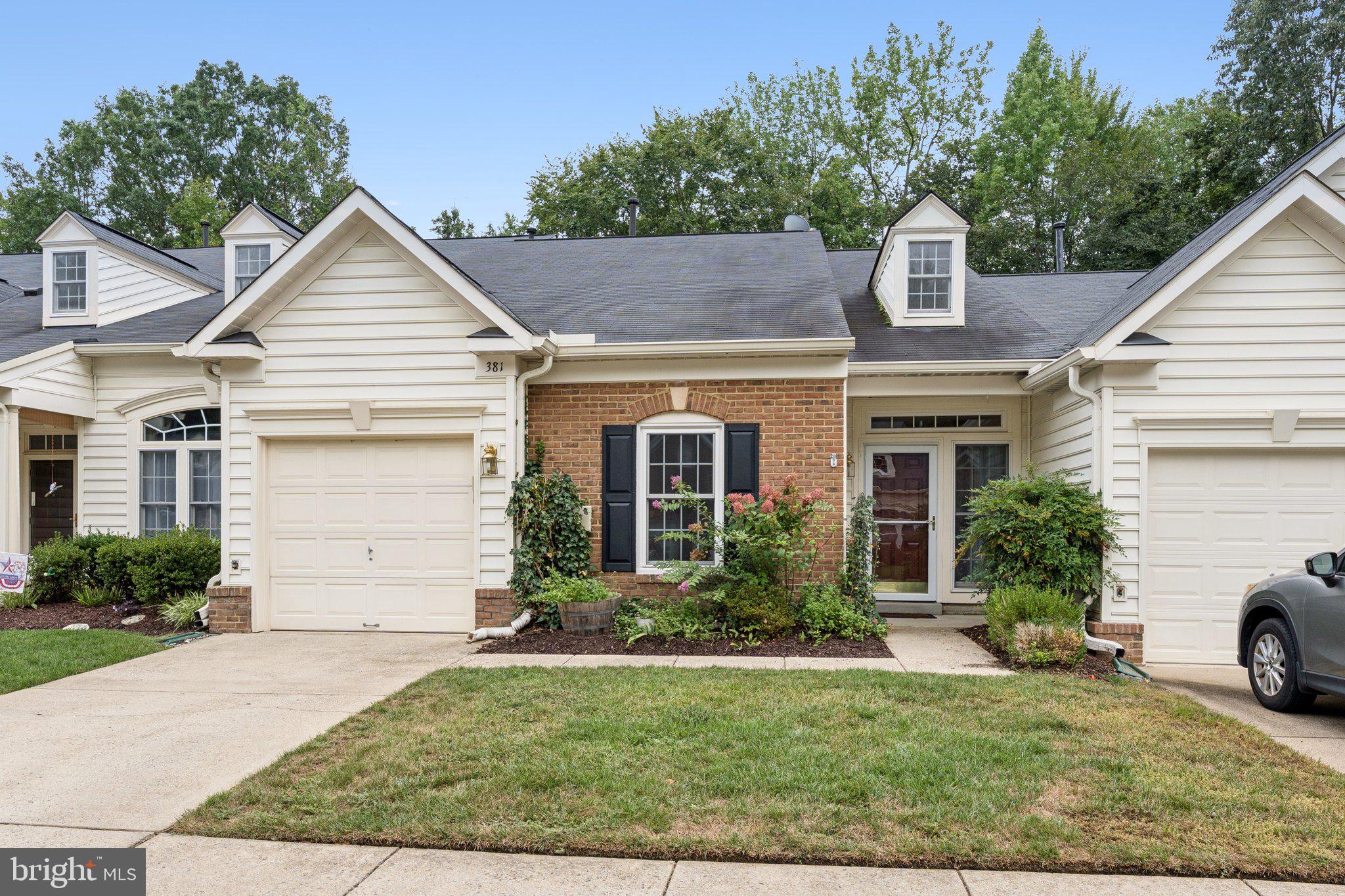 381 COLONY POINT PLACE