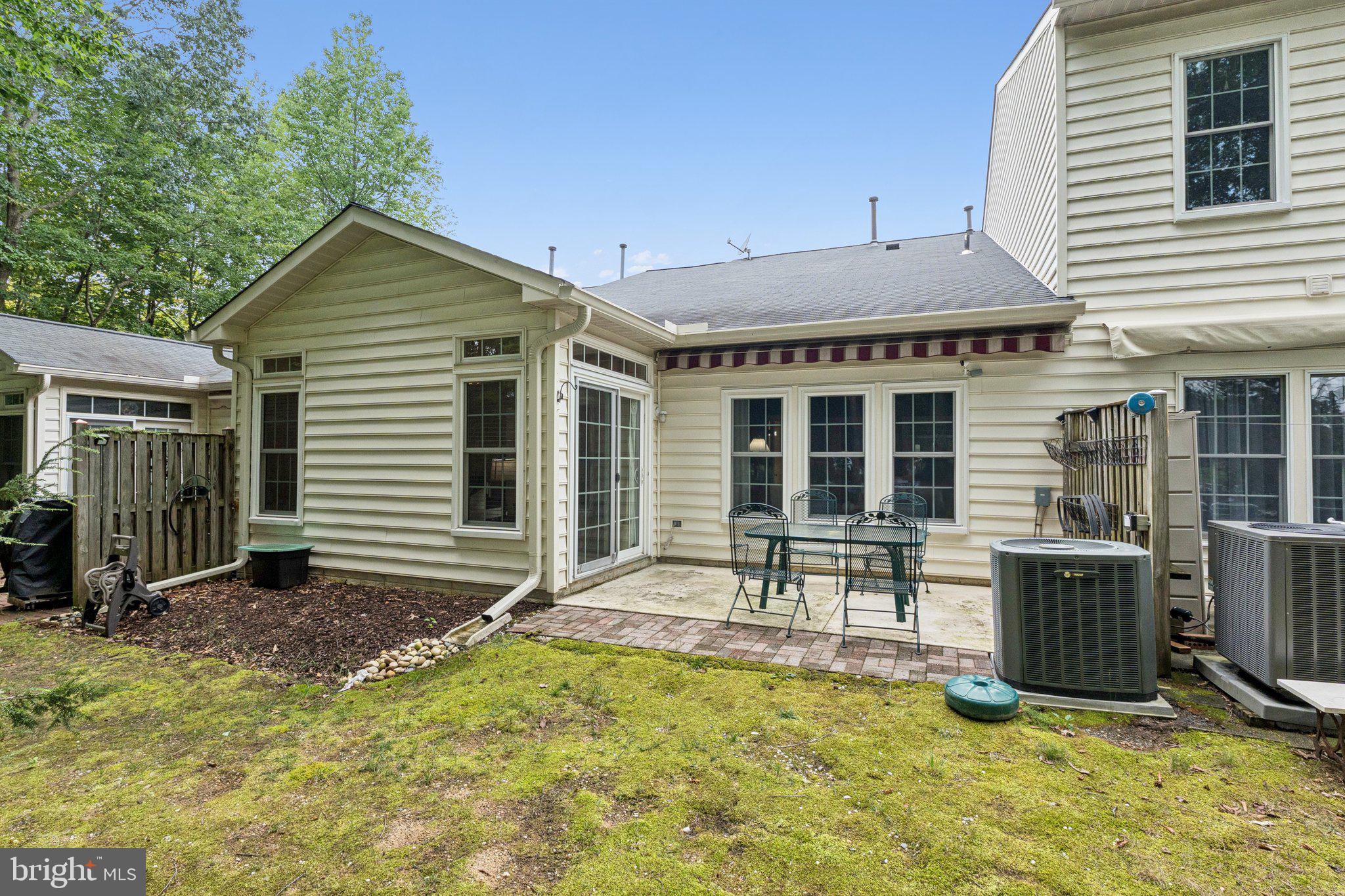 381 COLONY POINT PLACE
